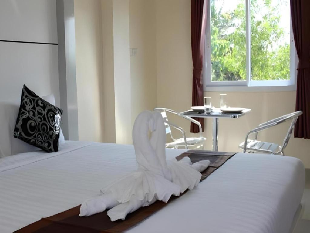 The Rich Residence Surat Thani Bagian luar foto